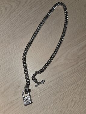 NWOT Vintage Y2K Juicy Couture Padlock And Key Rhinestone Necklace
